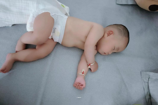 阿拉尔宝宝为什么不喝奶粉